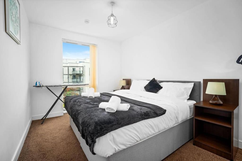 Spacious 2 Bed Apartment And Free Parking Birmingham Extérieur photo